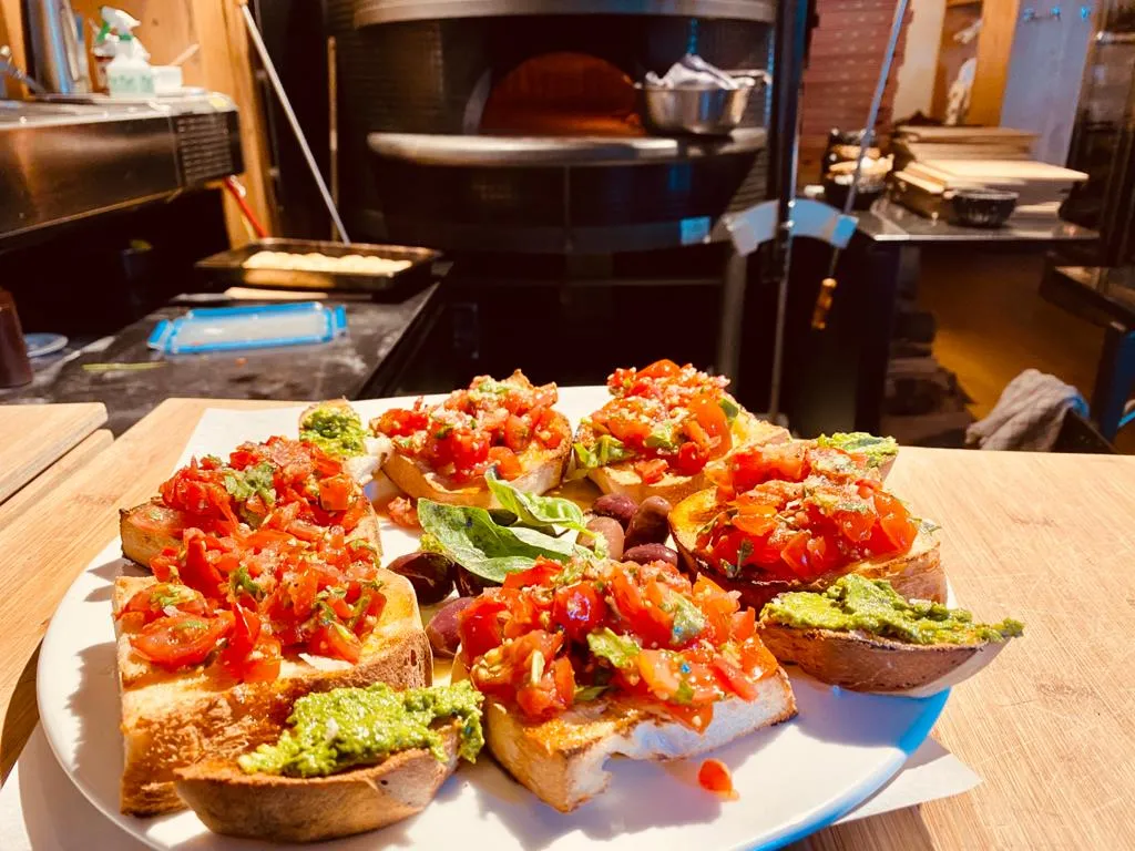 Stadthotel Waldhorn | Restaurant Holz & Feuer_Teck_slider_image_3