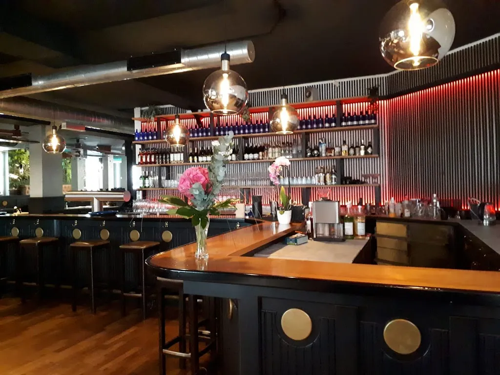 Ginza Dining - Sushi-Restaurant restaurant in Teck