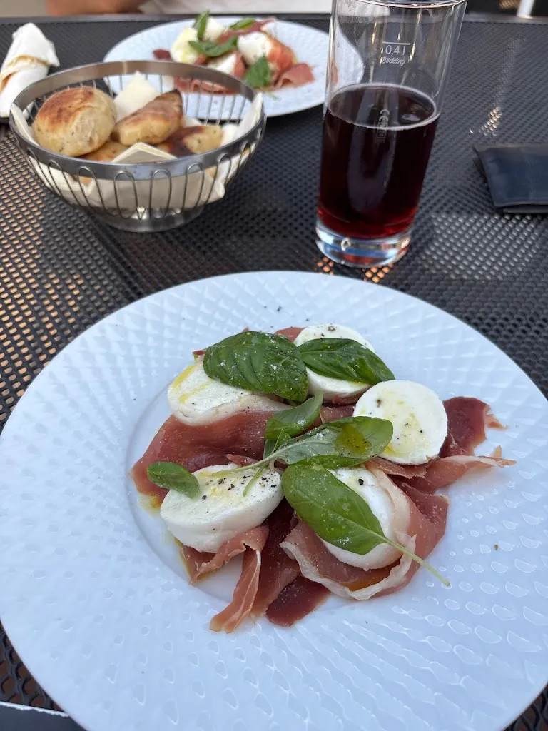 Leon Höllering_Ristorante Il Volo Flugplatz Hahnweide_Teck_review