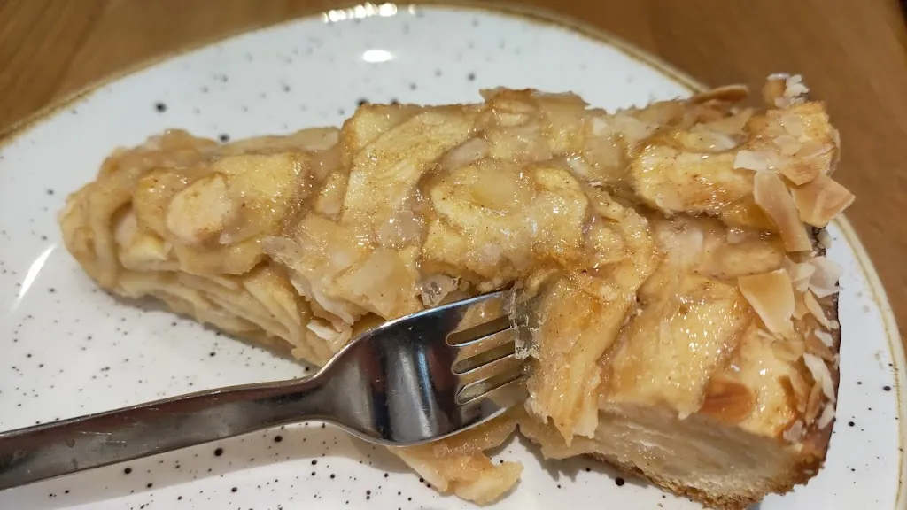 Dirk Dombrowski_HOF CAFÉ Sulzburghof_Teck_review