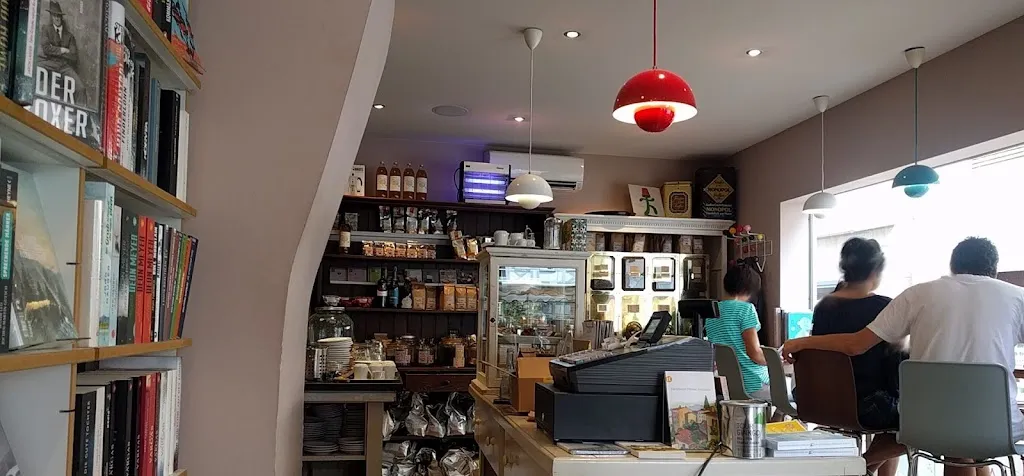 Frank Heibel_BuchCafé AROMA_Teck_review