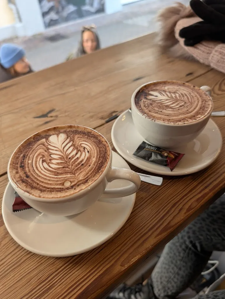 BuchCafé AROMA_Teck_slider_image_3