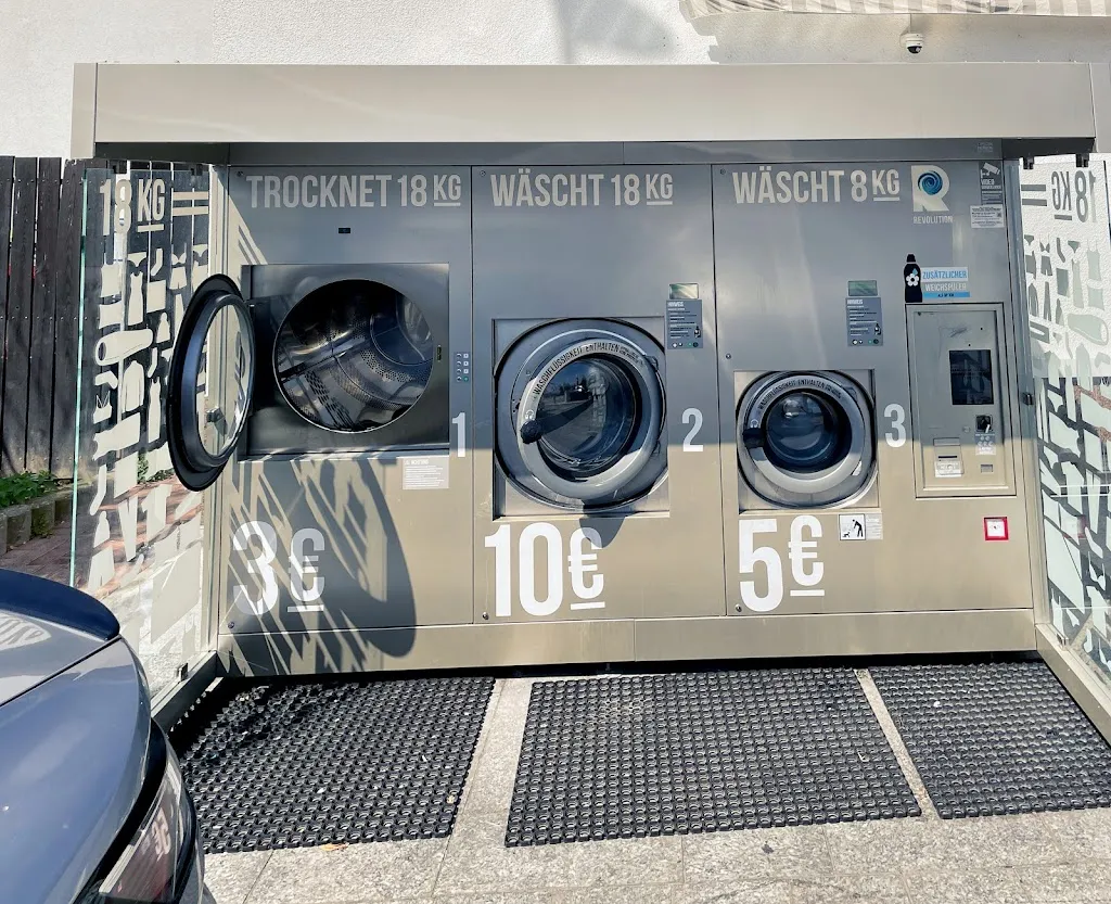 Roy Coleman_Truck In Restaurant_Teck_review