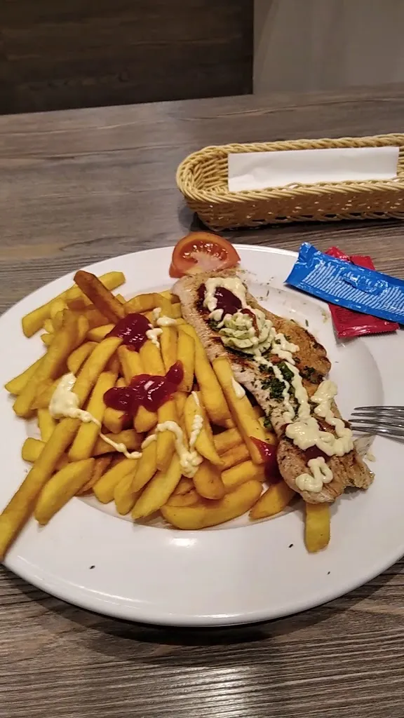 Truck In Restaurant_Teck_slider_image_2