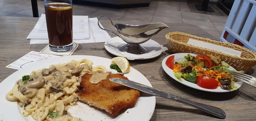 Truck In Restaurant_Teck_slider_image_3