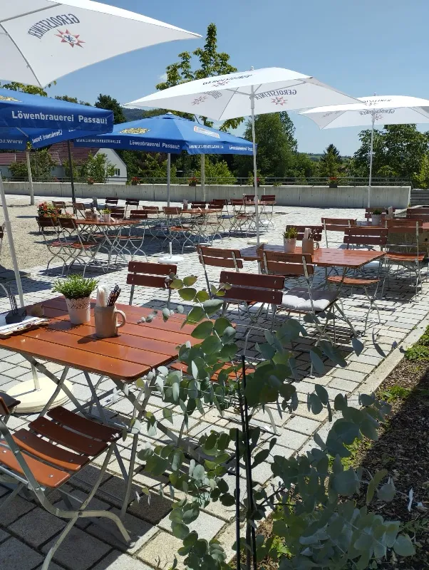 Gasthof zur Post restaurant in Lalling