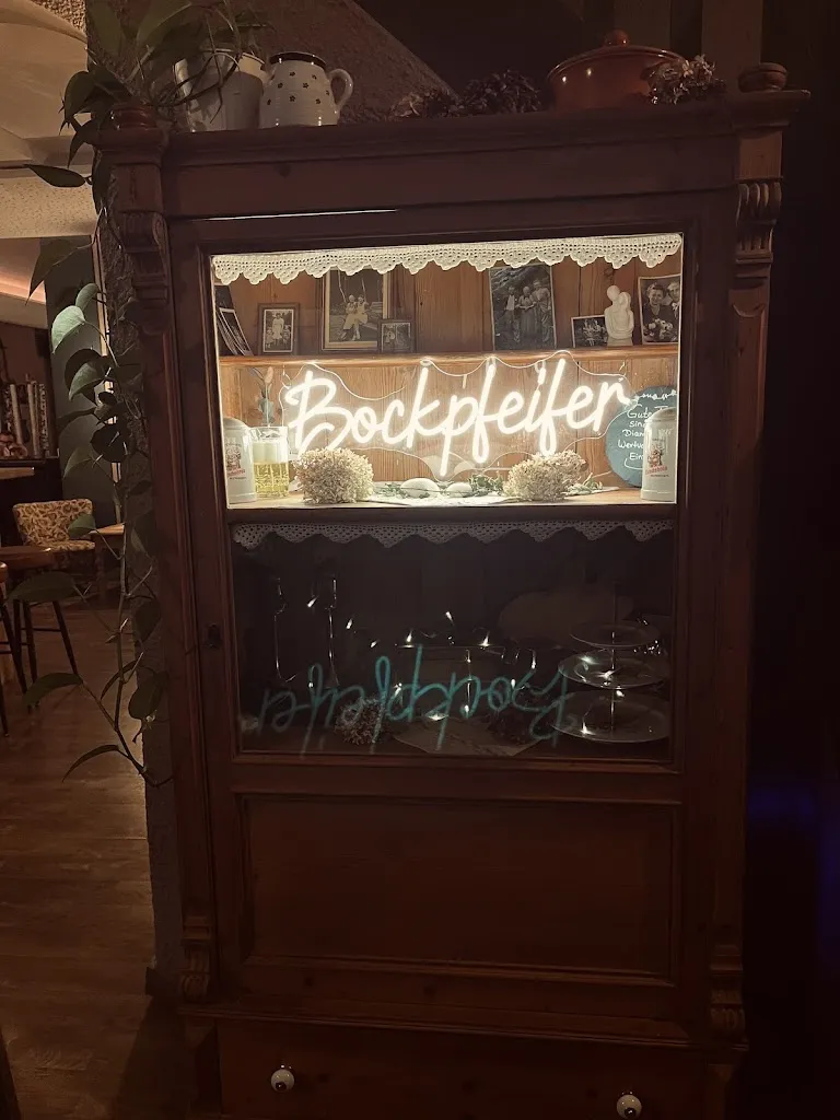 Kris Nhaj_Bockpfeifer Selbitz Badstraße 36_Selbitz_review