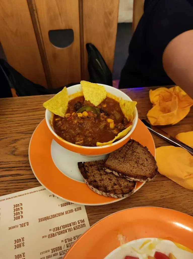 Menu_Gaststätte am Eisteich - Rockwerk Kneipe und Sonnendeck_Hof_image_8