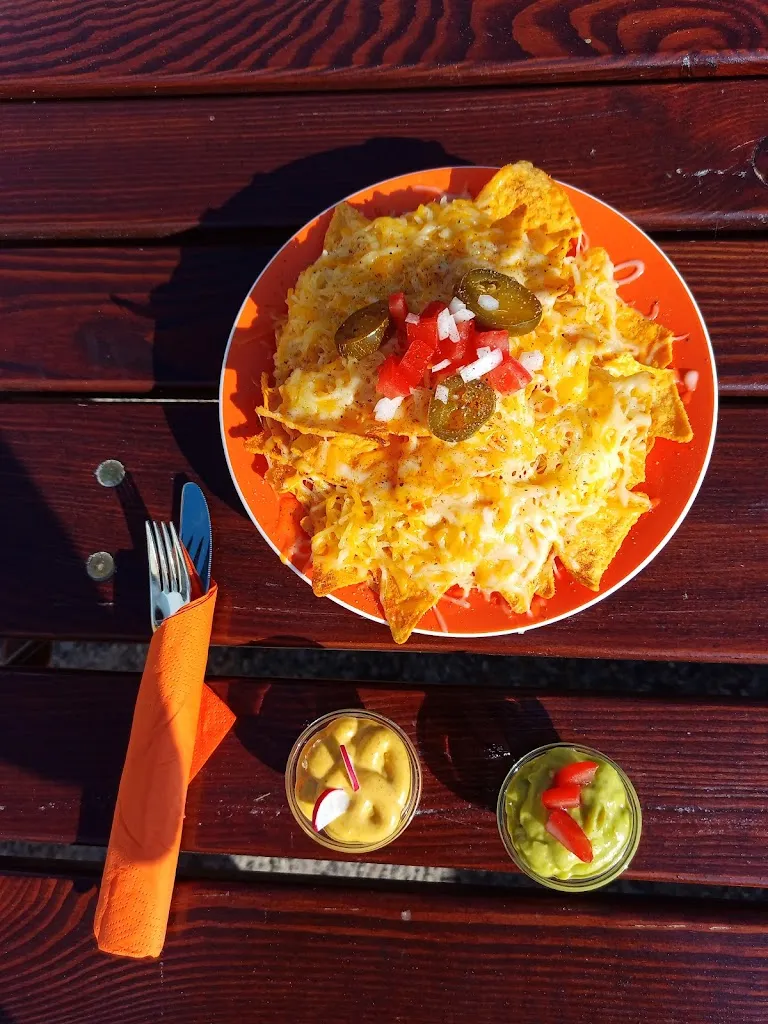 Gaststätte am Eisteich - Rockwerk Kneipe und Sonnendeck_Hof_slider_image_2