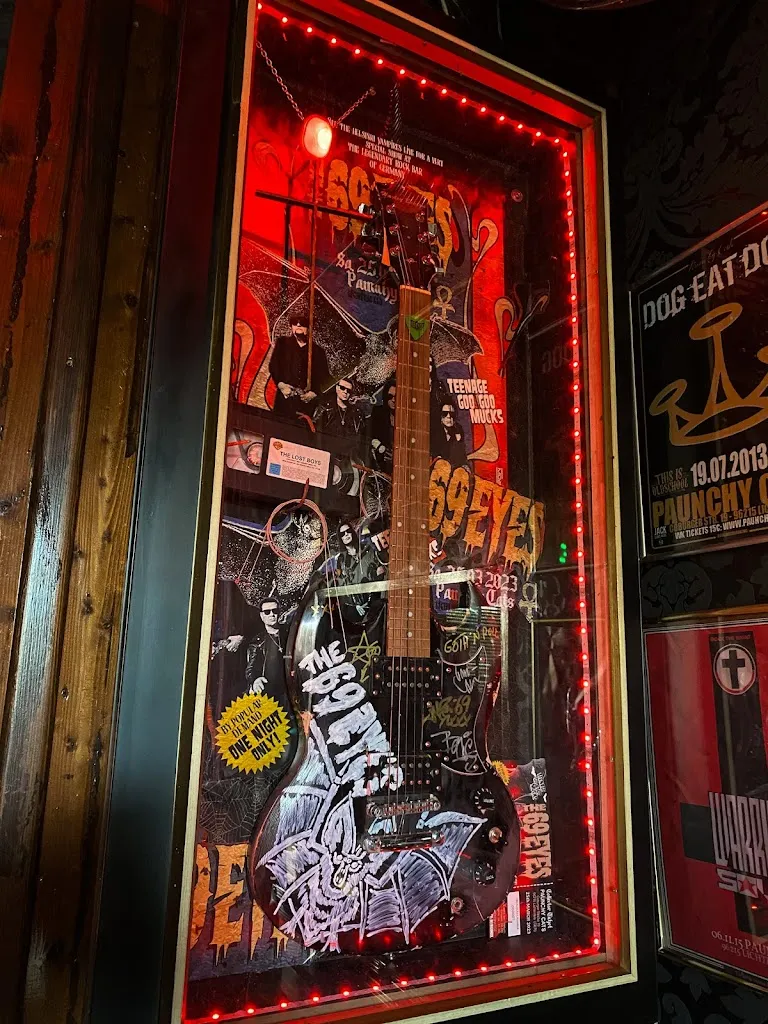 Dead boy making noise_Paunchy Cats_Lichtenfels_review