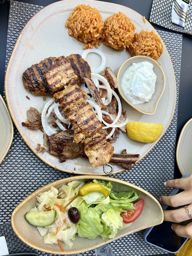 Morteza Shafiei_Der Kleine Grieche_Bamberg_review