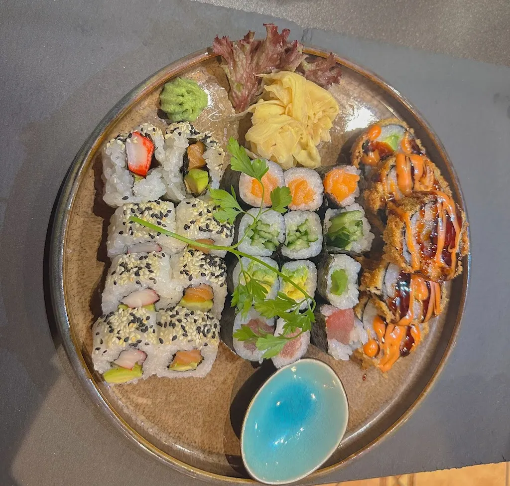 Ho Kitchen & Bar__slider_image_2