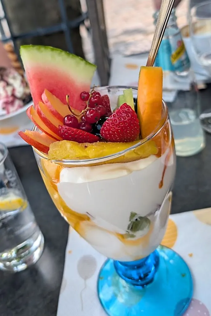 Sonja (Allgäu)_Eiscafé via del gusto Krumbach Schwaben_(Schwaben)_review