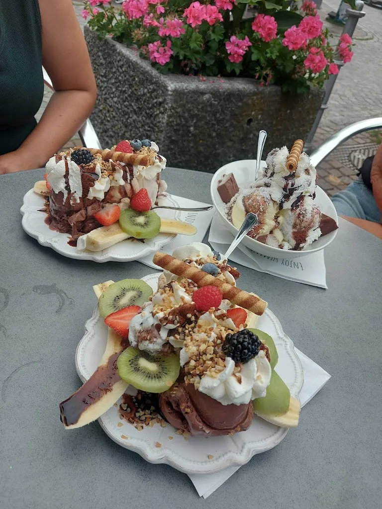 R. Nazaret_Eiscafé via del gusto Krumbach Schwaben_(Schwaben)_review