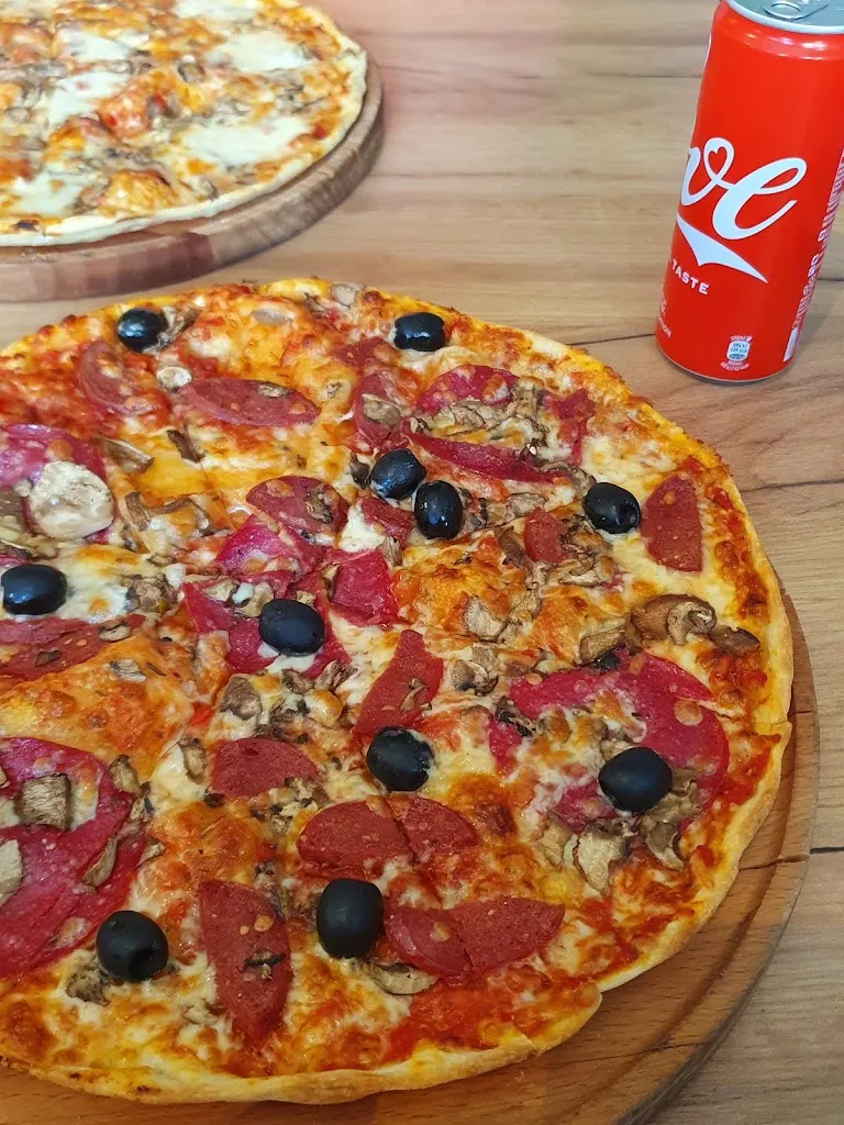 Mähri Charyyeva_UFO Kebap & Pizza House__review