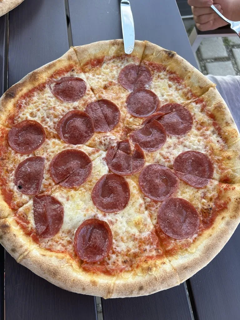 Iveta Akmeņkalne_Pizza Family_Kümmersbruck_review