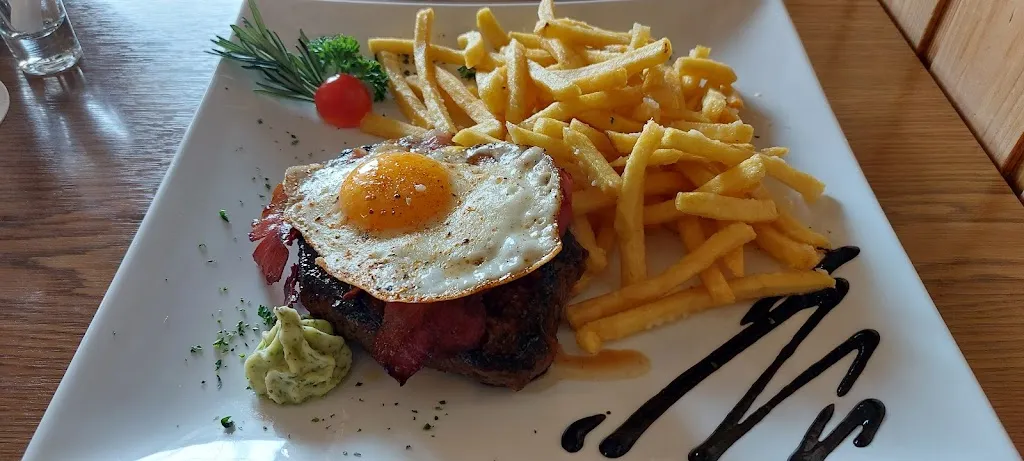 Bull's Eye Steakhouse_Langerringen_slider_image_2