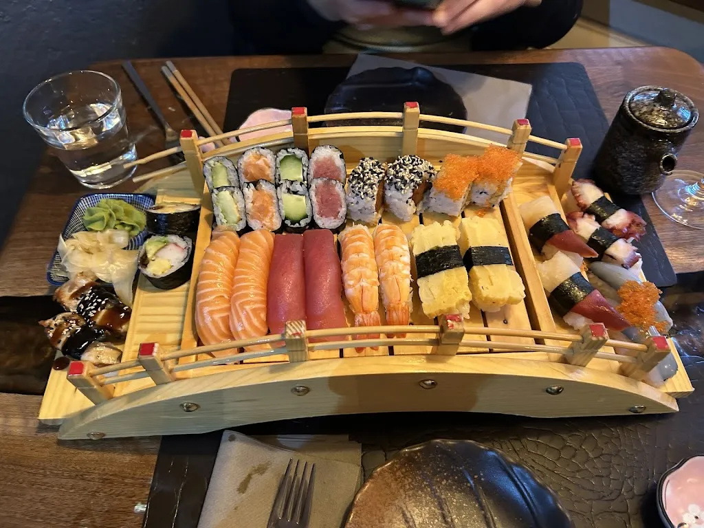 John Paralikas_Oh_Lachen_review