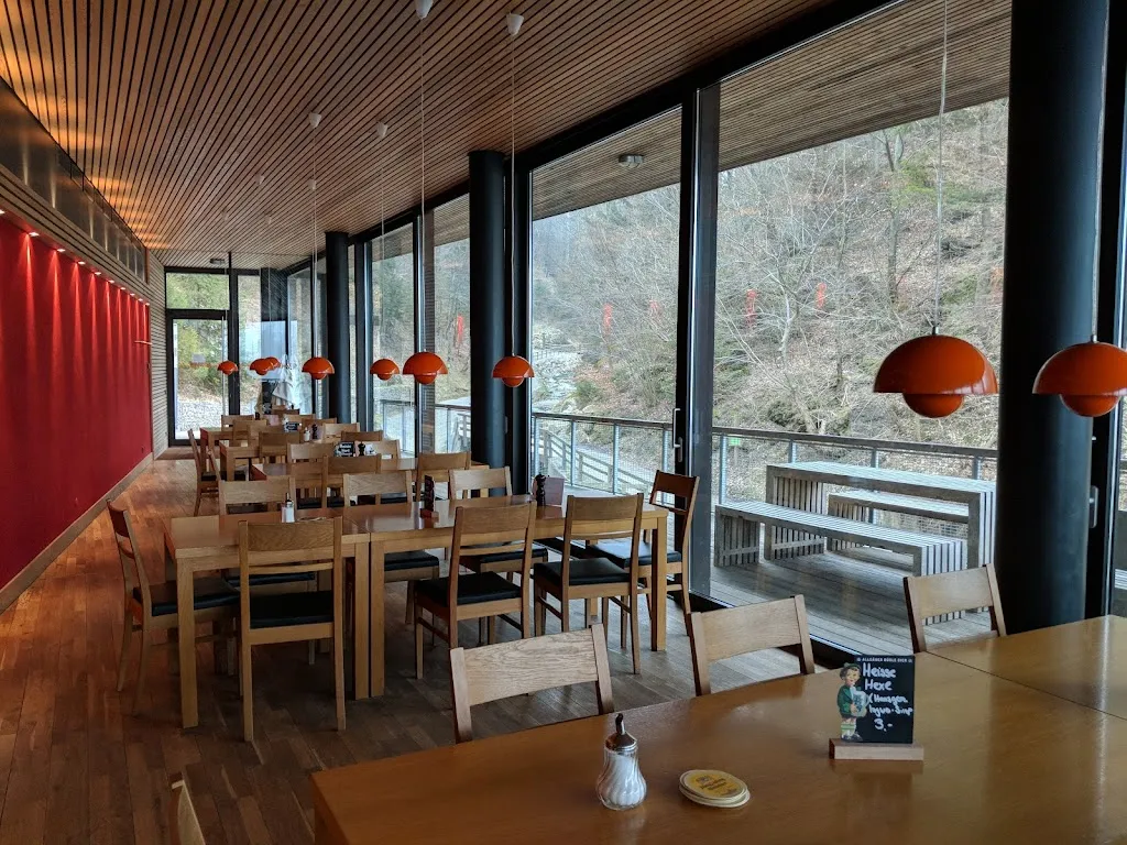 Aron Lövdahl_Devil's Kitchen_Lech_review