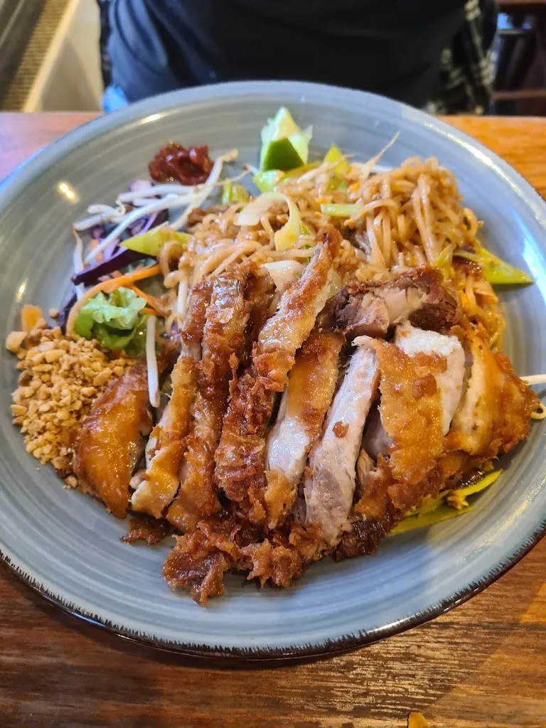 Mia M._Chom Tawan - Thai Bistro_Lech_review