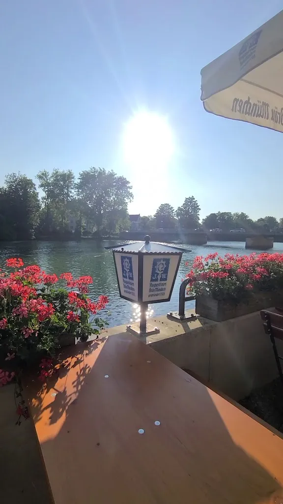 Lechgarten Biergarten_Lech_slider_image_2