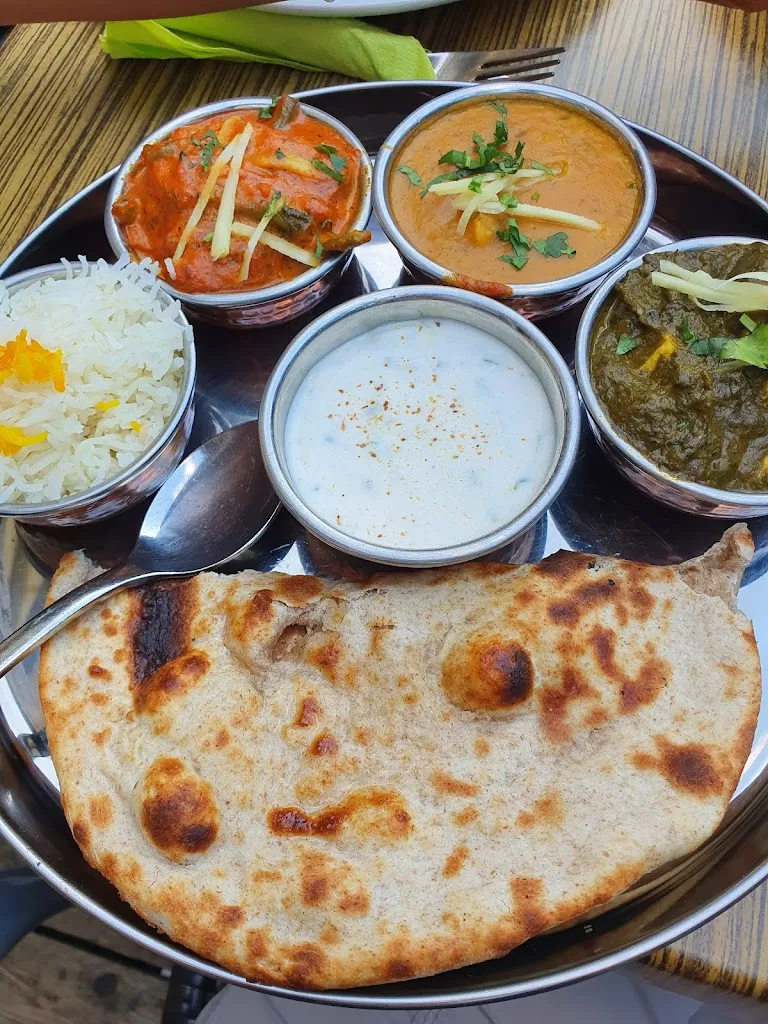 Restaurant Sarker's Masala_Lech_slider_image_3