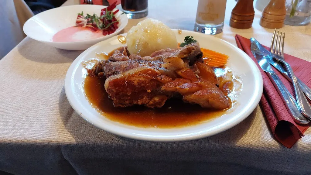 Nickel Plankermann_Gasthaus Weisses Ross Walk_Pegnitz_avis