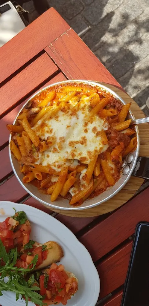 Pallavi Athalye_Südlich Cafe Restauration Pizzeria_Pegnitz_review