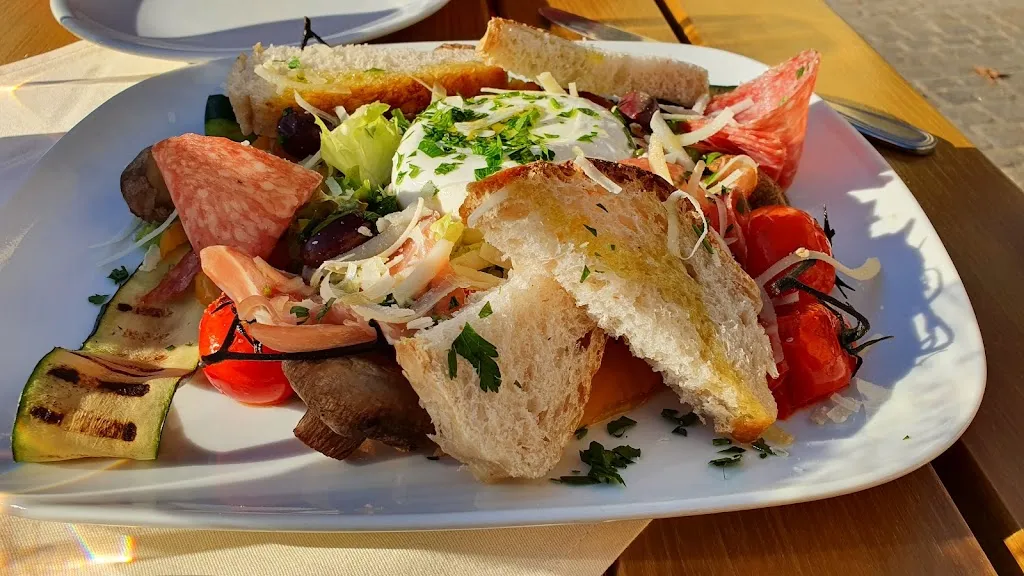 Südlich Cafe Restauration Pizzeria_Pegnitz_slider_image_2