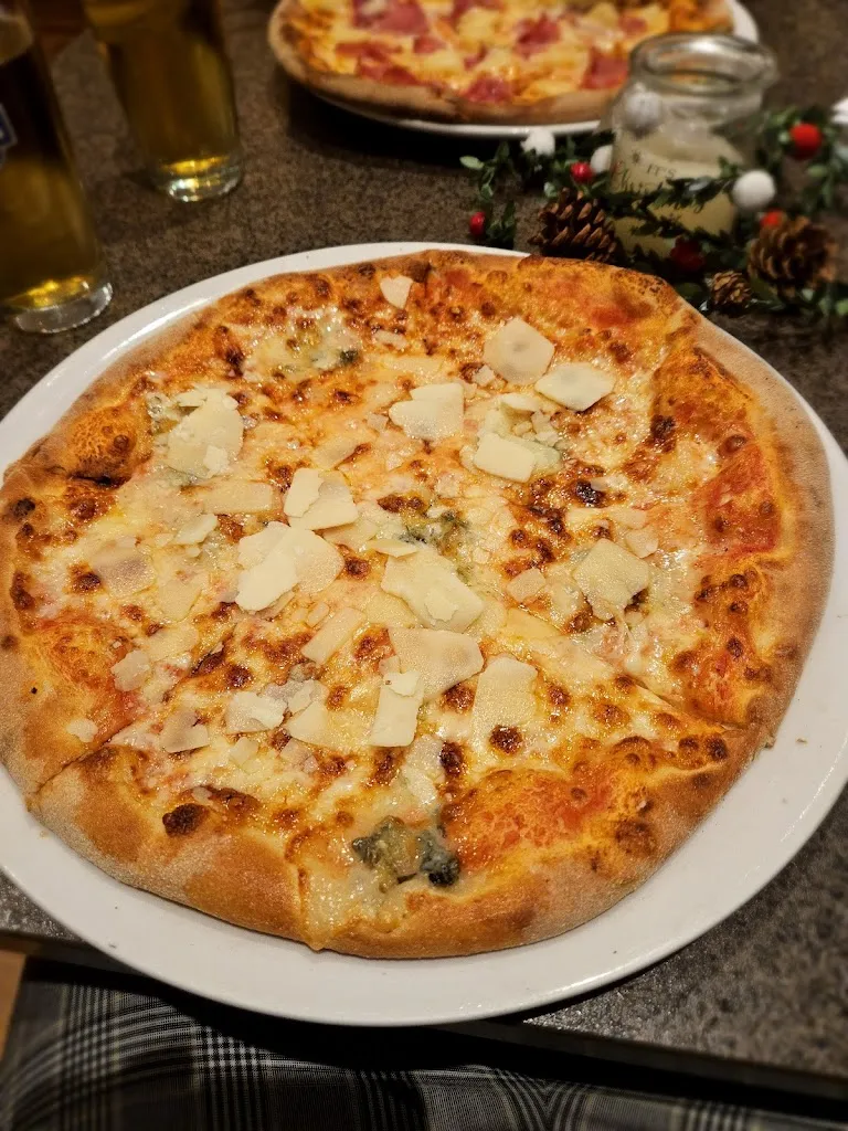 Holzofen Pizza La Piazza_Pegnitz_slider_image_3