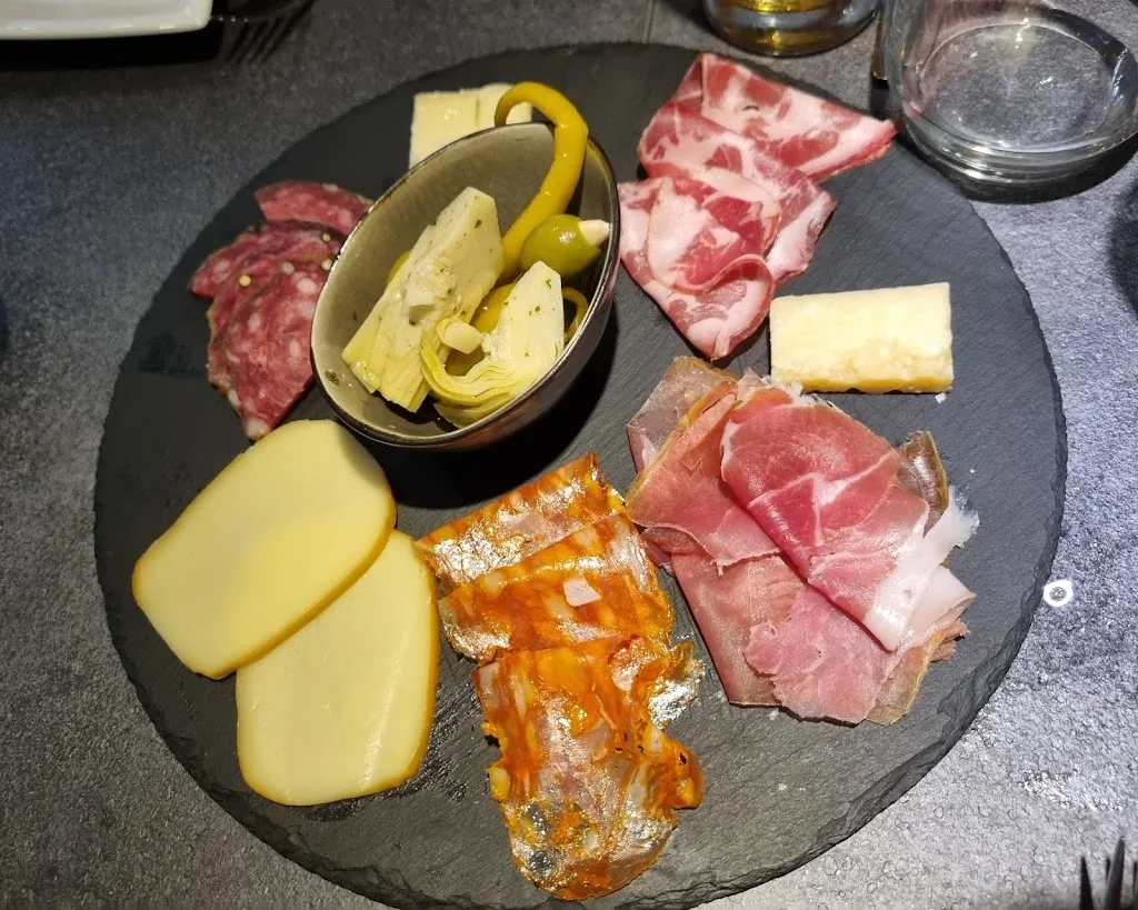 Titia de Zeeuw_Restaurant il Piccolo (warme Küche an Öffnungstagen bis 21 Uhr)_Bellingen_reseña