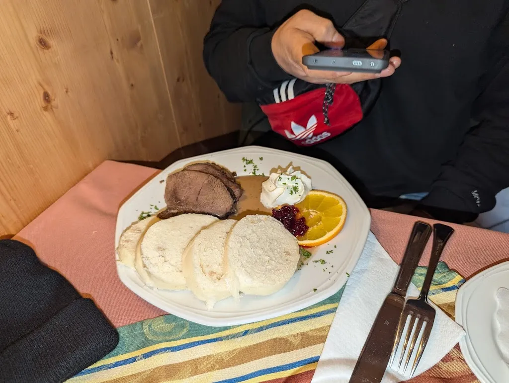 Sarah Winkler_Restaurant 