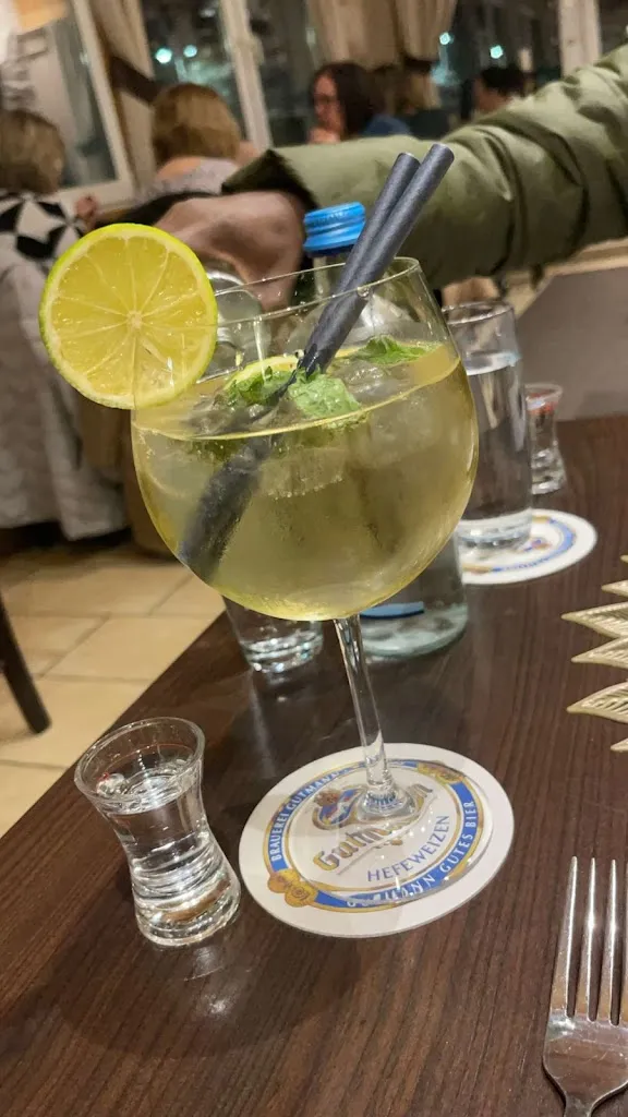 Lexis McNeal_Taverne Korfu_Parsberg_review