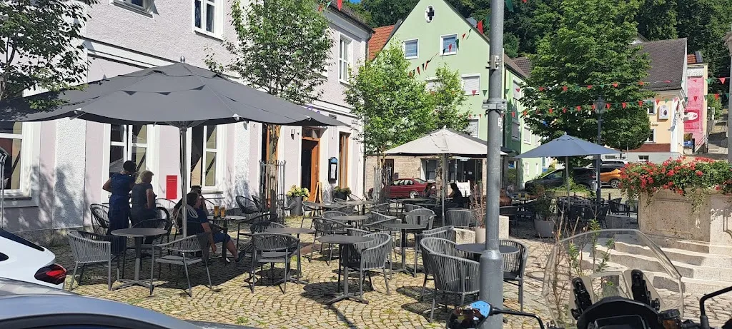 Thomas_Mina Mainburg_Mainburg_review