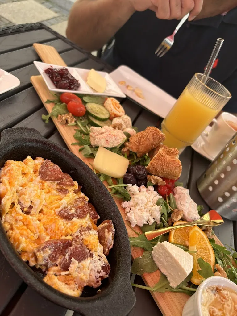 Menu_Ikra'm Restaurant_Mainburg_image_2