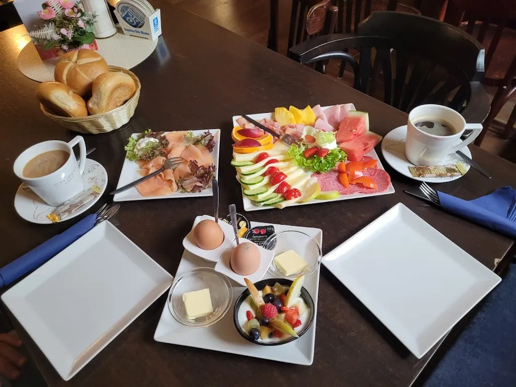 Christian Hobmaier_Cafe-Galerie_Mainburg_reseña