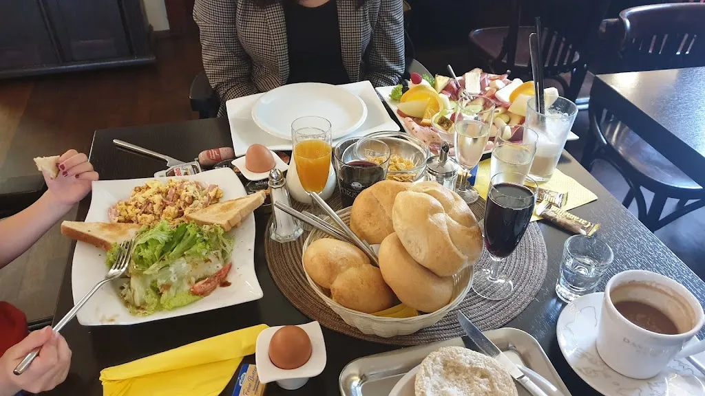 Max Muster_Cafe-Galerie_Mainburg_reseña