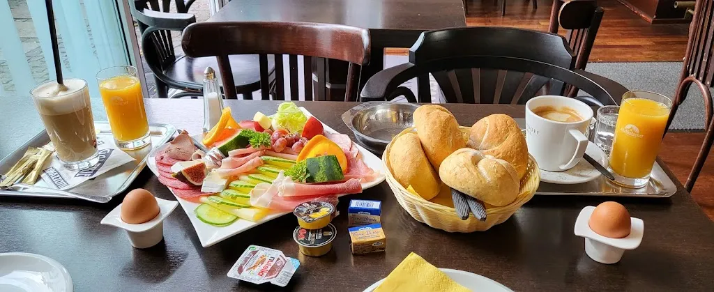 Cafe-Galerie_Mainburg_slider_image_2