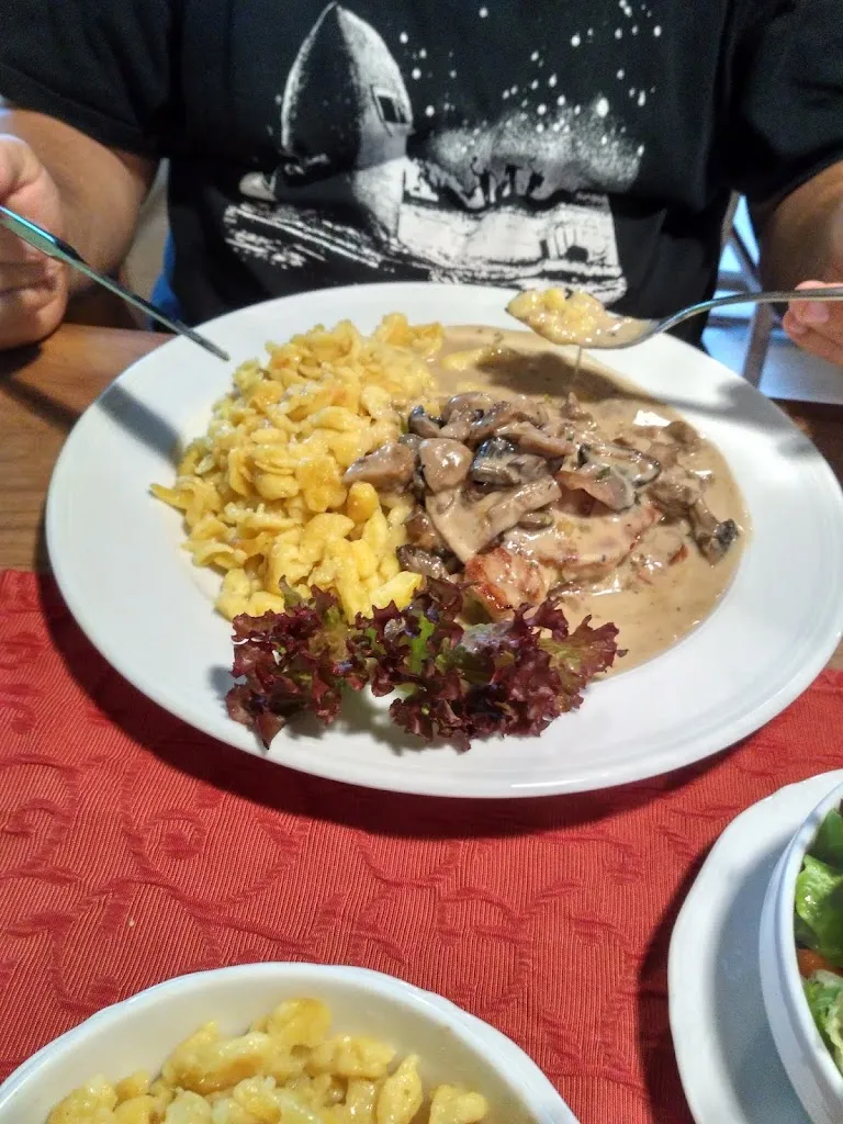 Ganka Rychlá_Radizierte Tafernwirtschaft D'Ehrn_Mauth_review