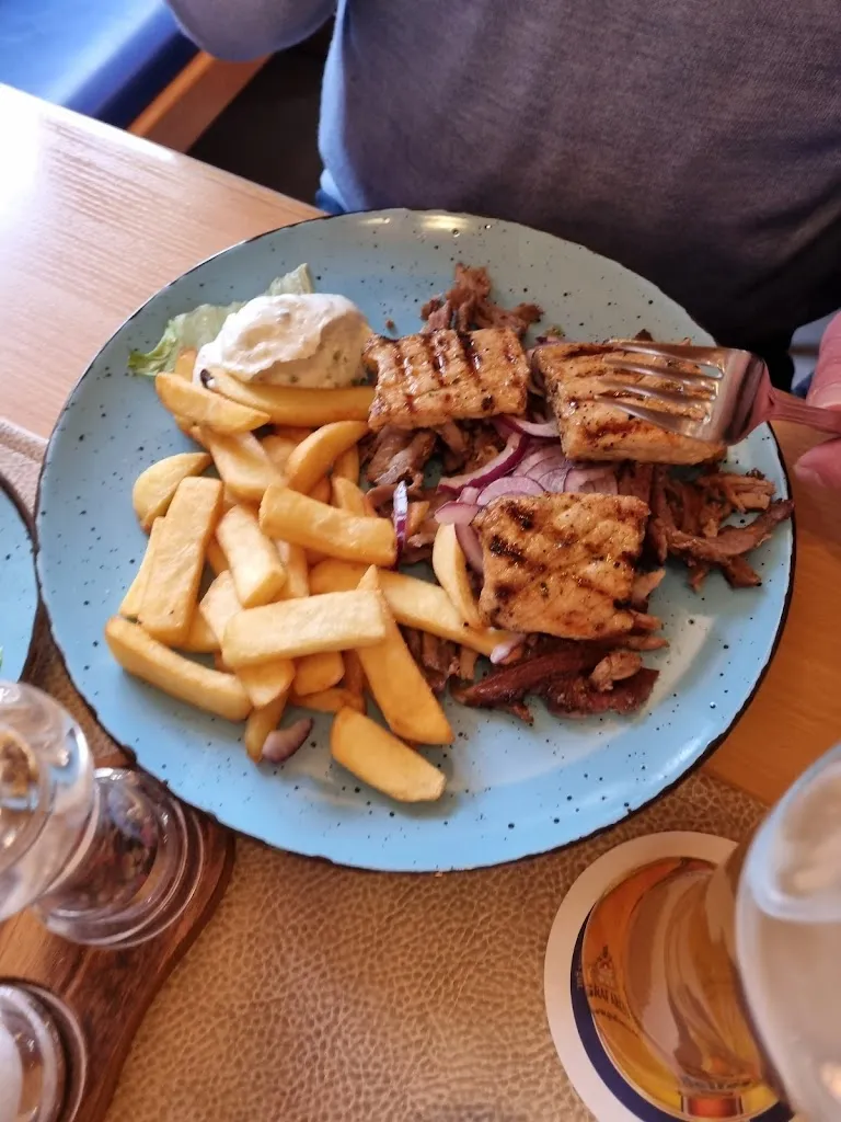 Julia 95_Taverne Marios_Metten_review