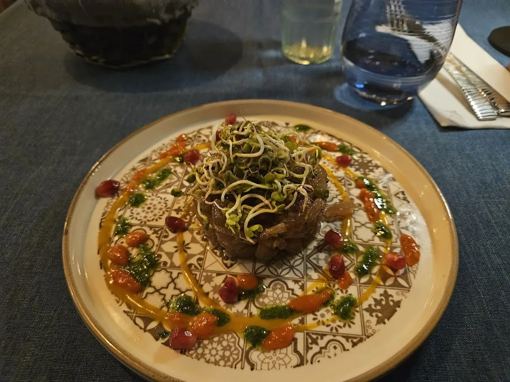 Junid Llawe_Salumare_Landshut_review