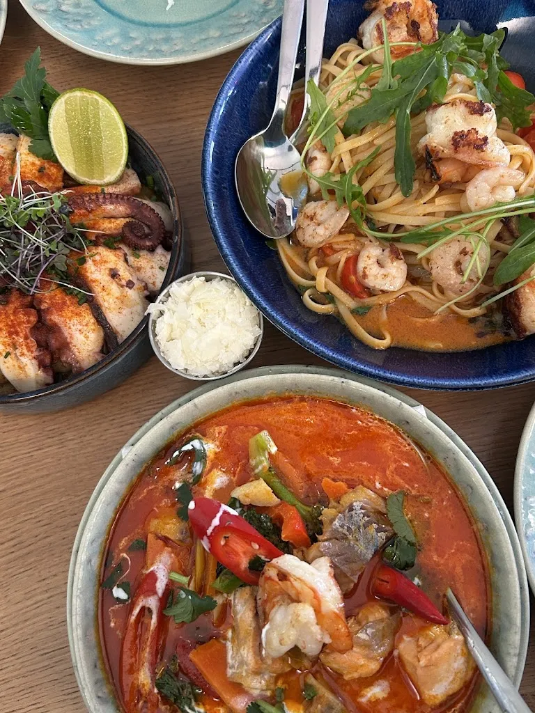 Lys Sinata_LA:MEER_Landshut_review