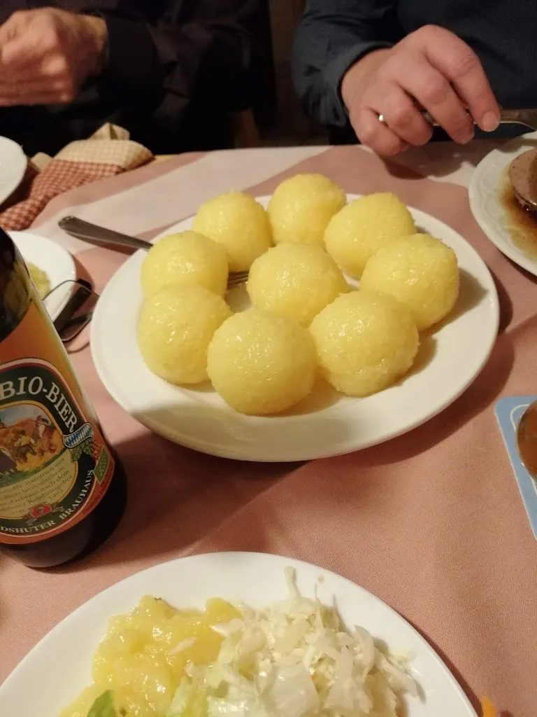 Helmut Hafner_Wirtshaus zum Krodinger_Landshut_review