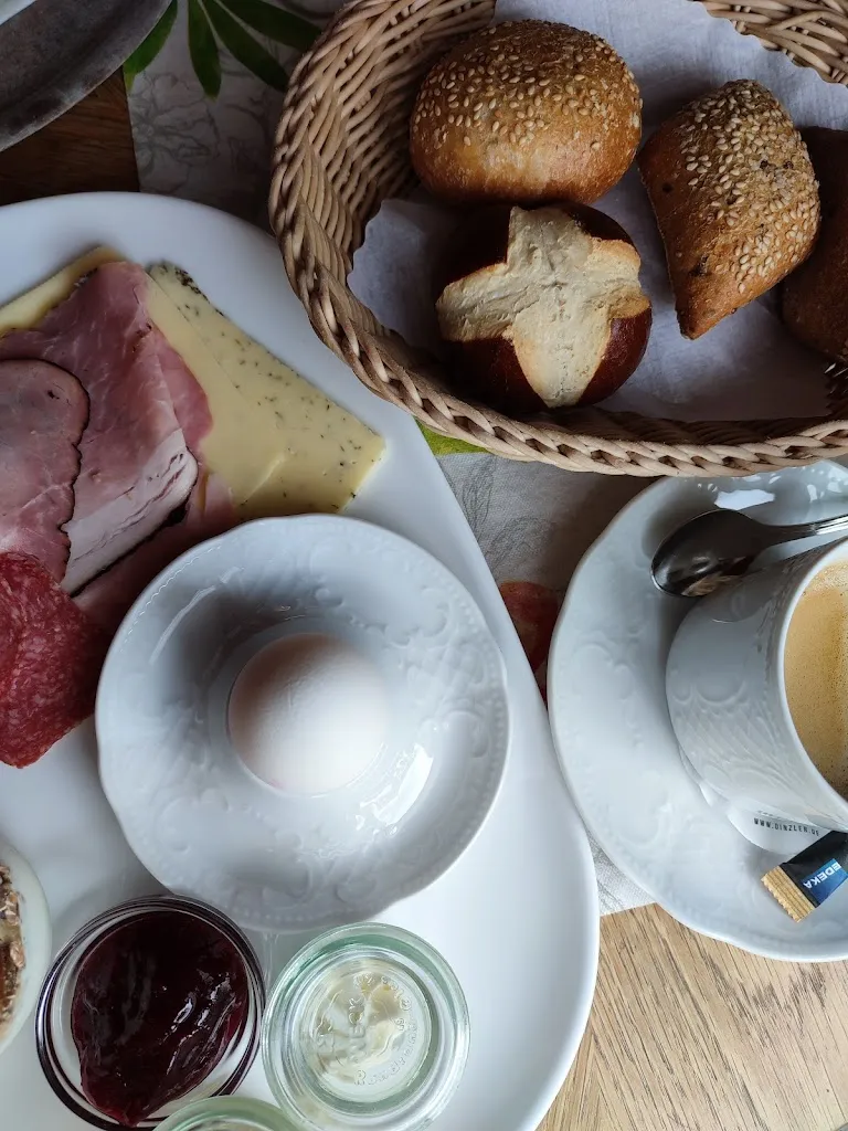 Lauren Harris_Himmel_Landshut_Bewertung