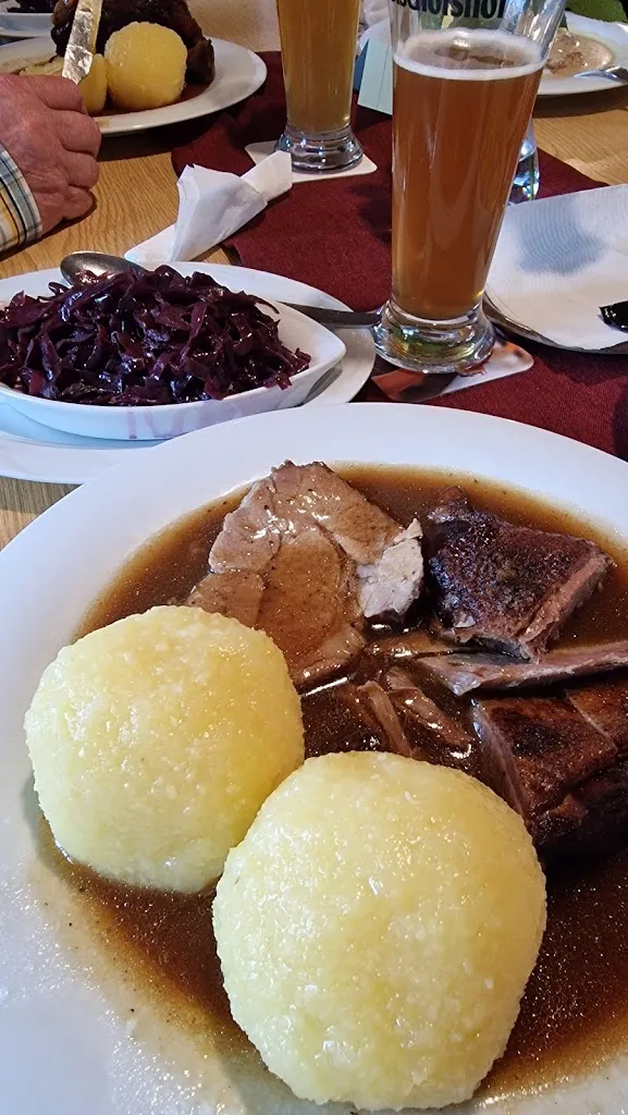 Tobi F_Gaststätte Zum Grünen Kranz_Neualbenreuth_avis