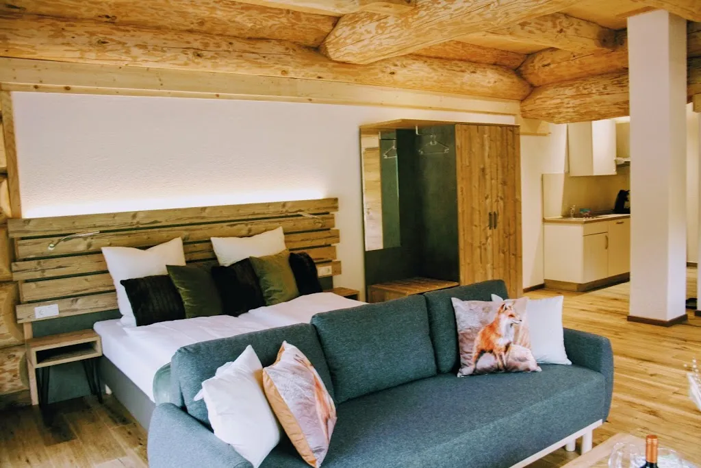 Waldzeit Café & Lodge_Neuhütten_slider_image_2