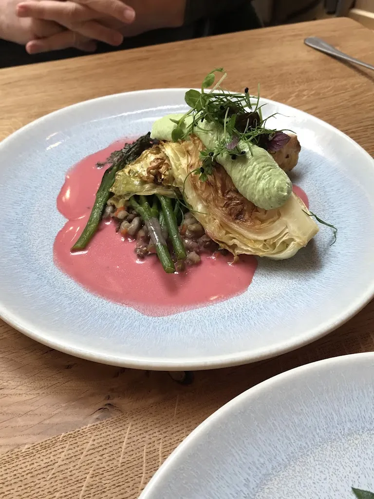 Sirinan Wiangwong_Bruggaa_Oberried_review