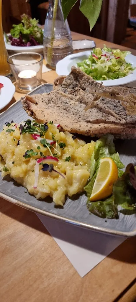 Reinhold Eckert_Polsters Klosterhof_Brand_review