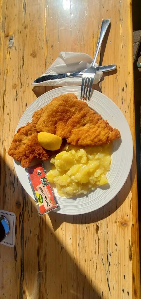 Zuzana G_Gasthaus zur Traube_Brand_review