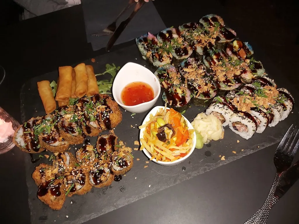 Chantal Lambert_The Sushi Twins_Neunkirchen_review